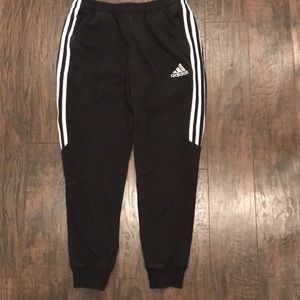 Adidas joggers size small. Capris fit super cute